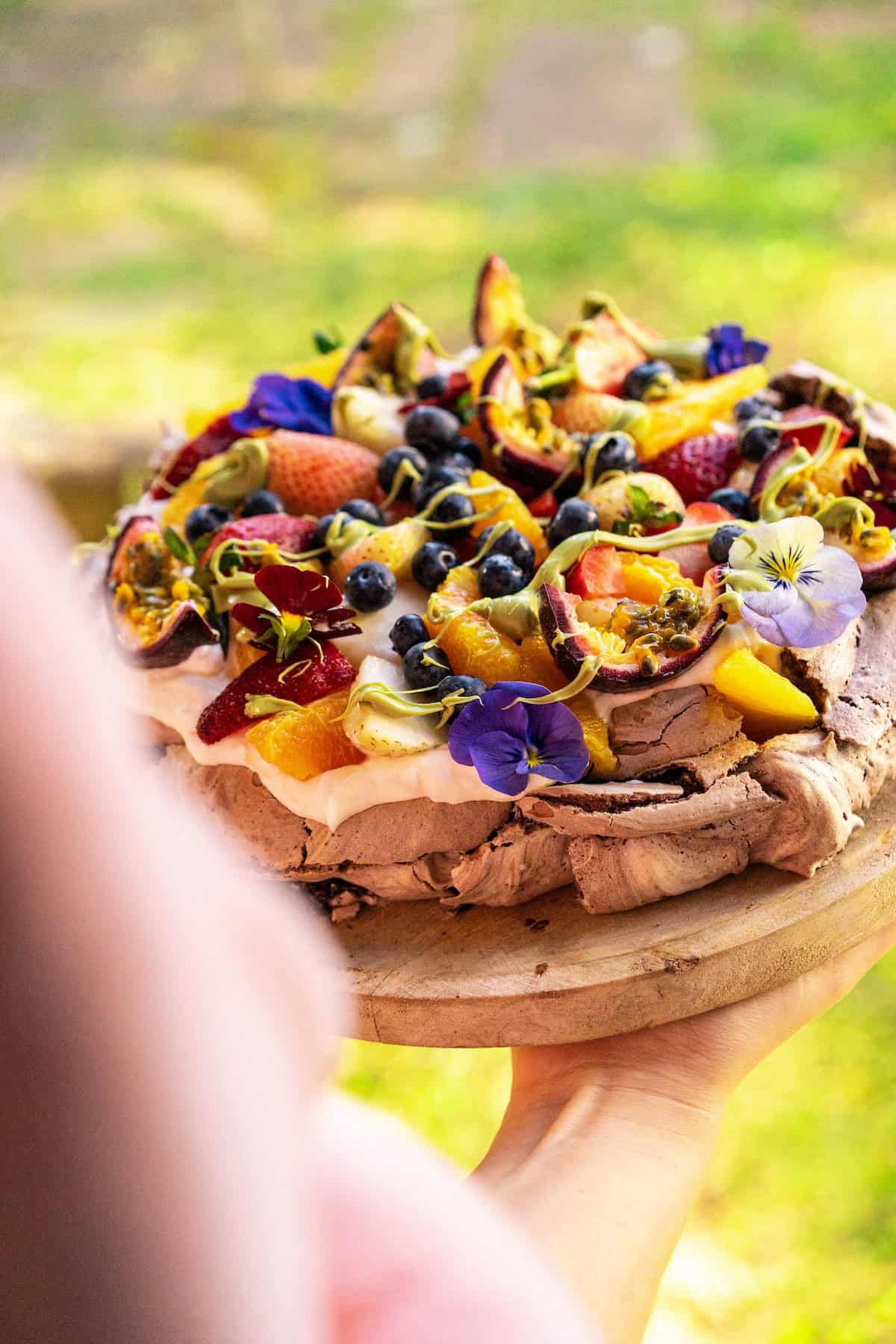 pavlova with berries