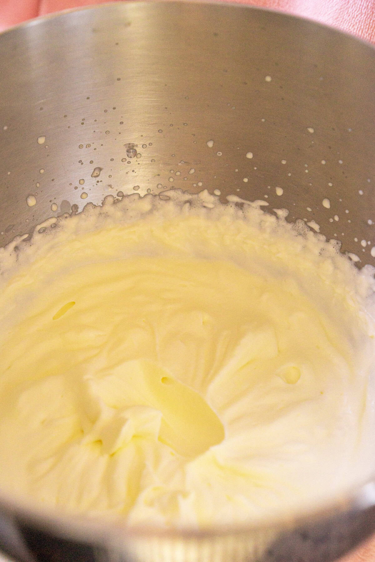 Pavlova cream filling