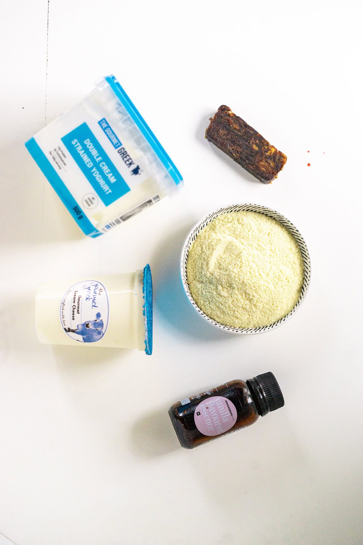 Ingredients for protein cheesecakes